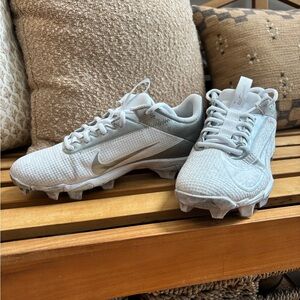 Nike Kids Gray and White Sneaker cleats
